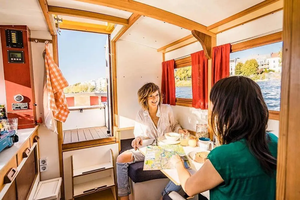 Hausboot Tour Mit Der Wasserkutsche - Fuehrerscheinfrei Berlin