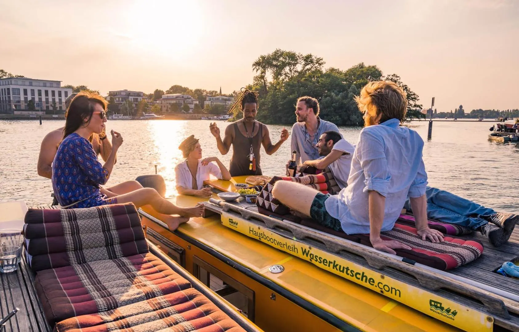 Hausboot Tour Mit Der Wasserkutsche - Fuehrerscheinfrei Berlin Tyskland